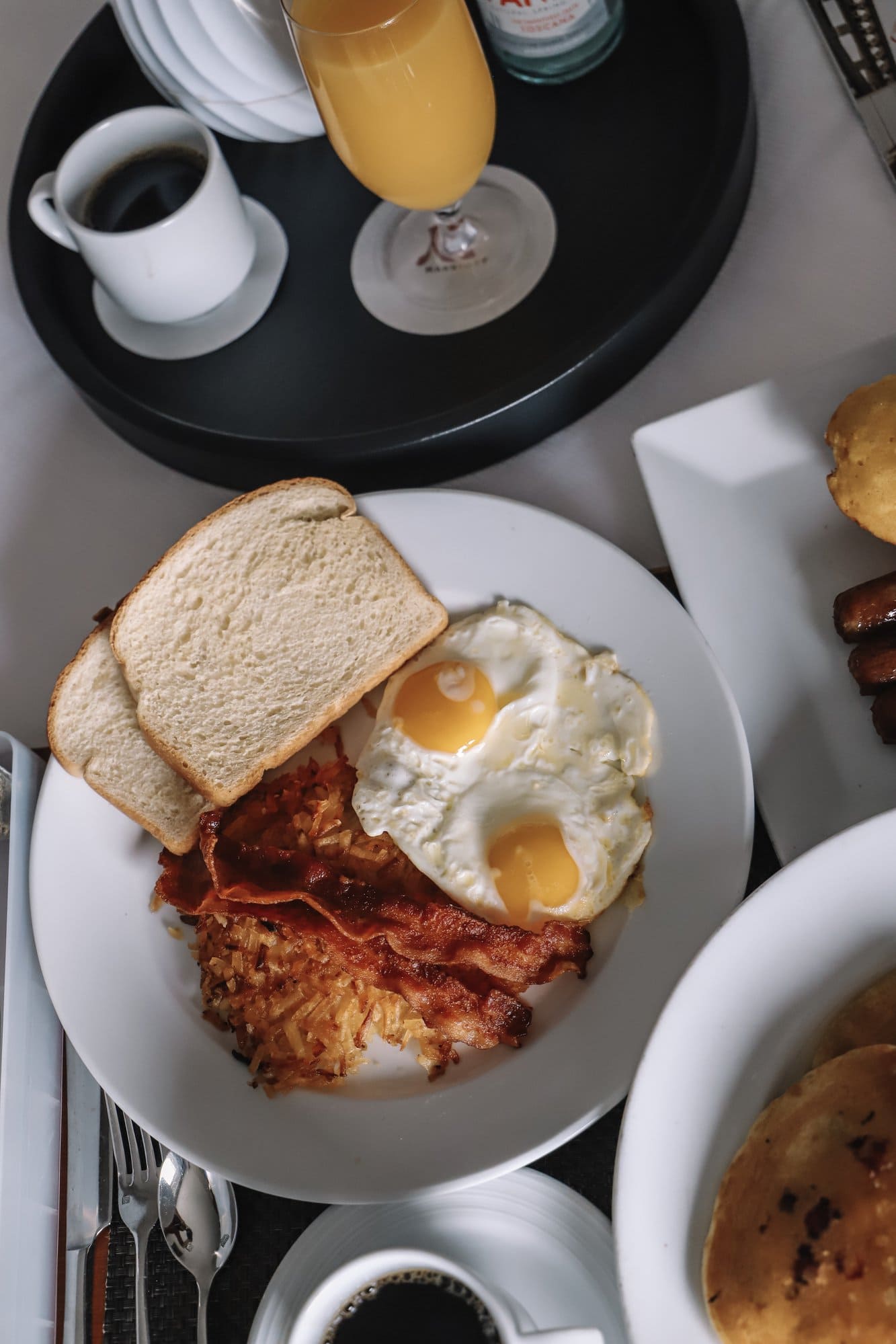 bacon eggs hash toast