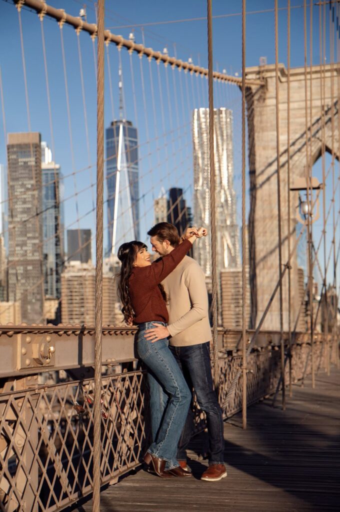 Brooklyn Bridge couple