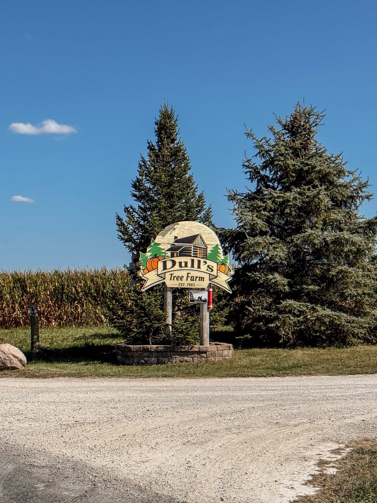 Dull's Tree Farm sign