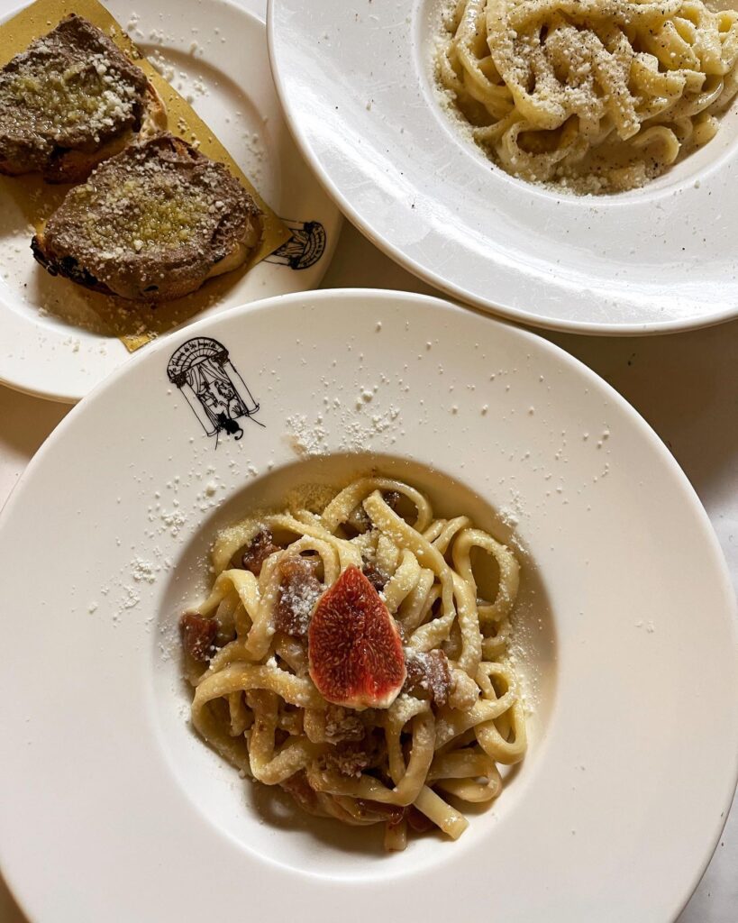 La Taverna dei Fori Imperiali pasta dishes La Taverna dei Fori Imperiali pasta dishes