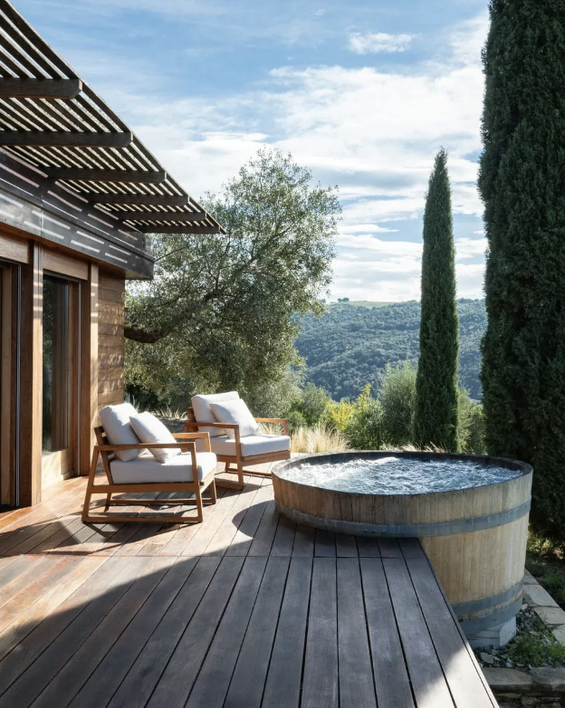 Castello di Vicarello outdoor bath