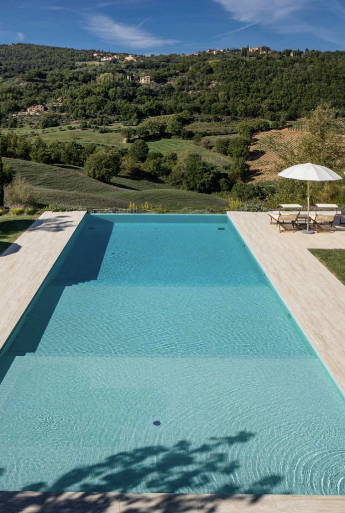 Lupaia pool
