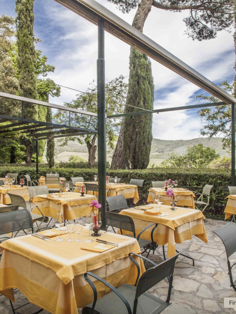 Villa Le Barone dining