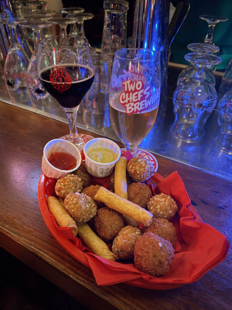 pub crawl tour experience