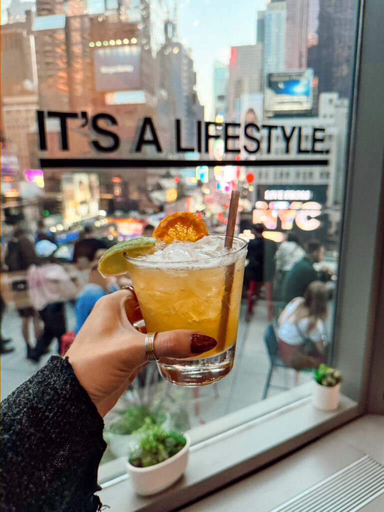 Romantic Date Ideas NYC craft cocktails