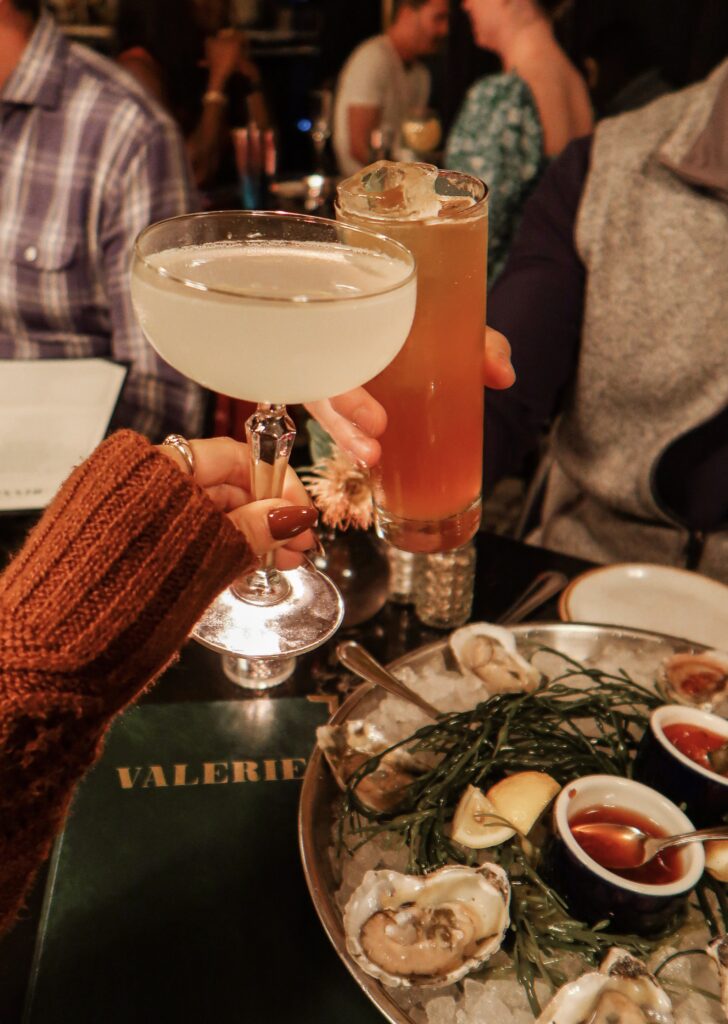 Romantic Date Ideas NYC craft cocktails