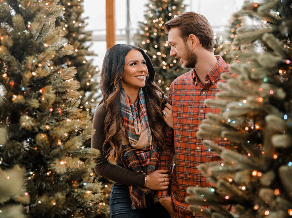 couple Christmas photoshoot couple Christmas photoshoot