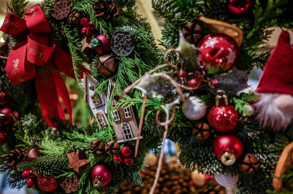 Christmas tree ornaments Christmas tree ornaments