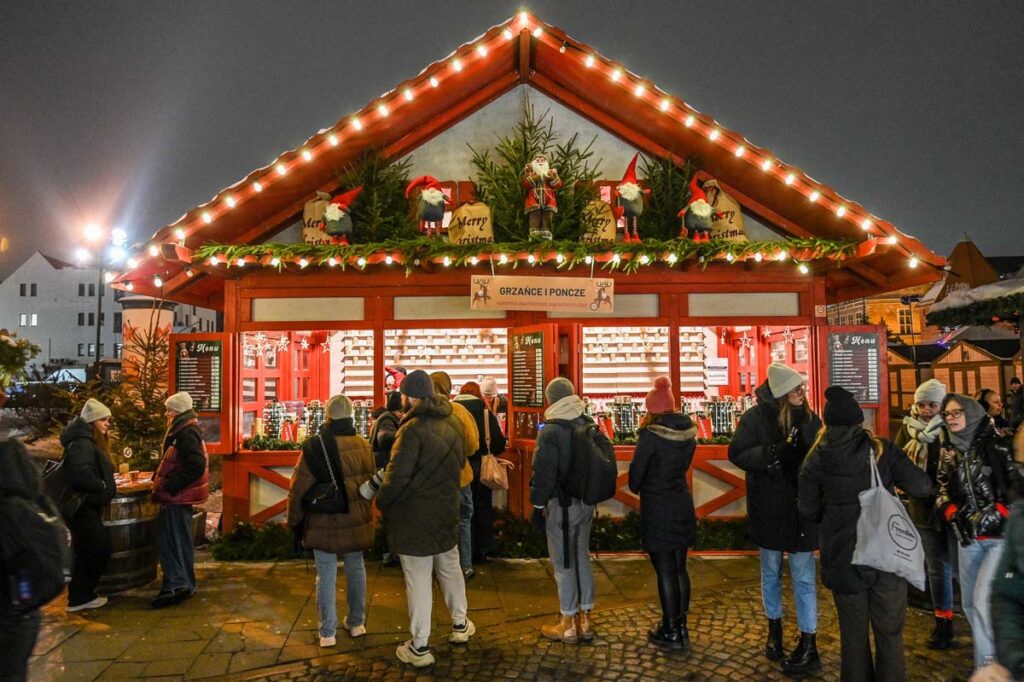 Christmas Market stall When Do Christmas Markets Start in Europe