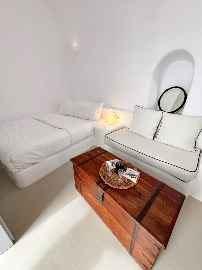 where to stay in Santorini where to stay in Santorini
